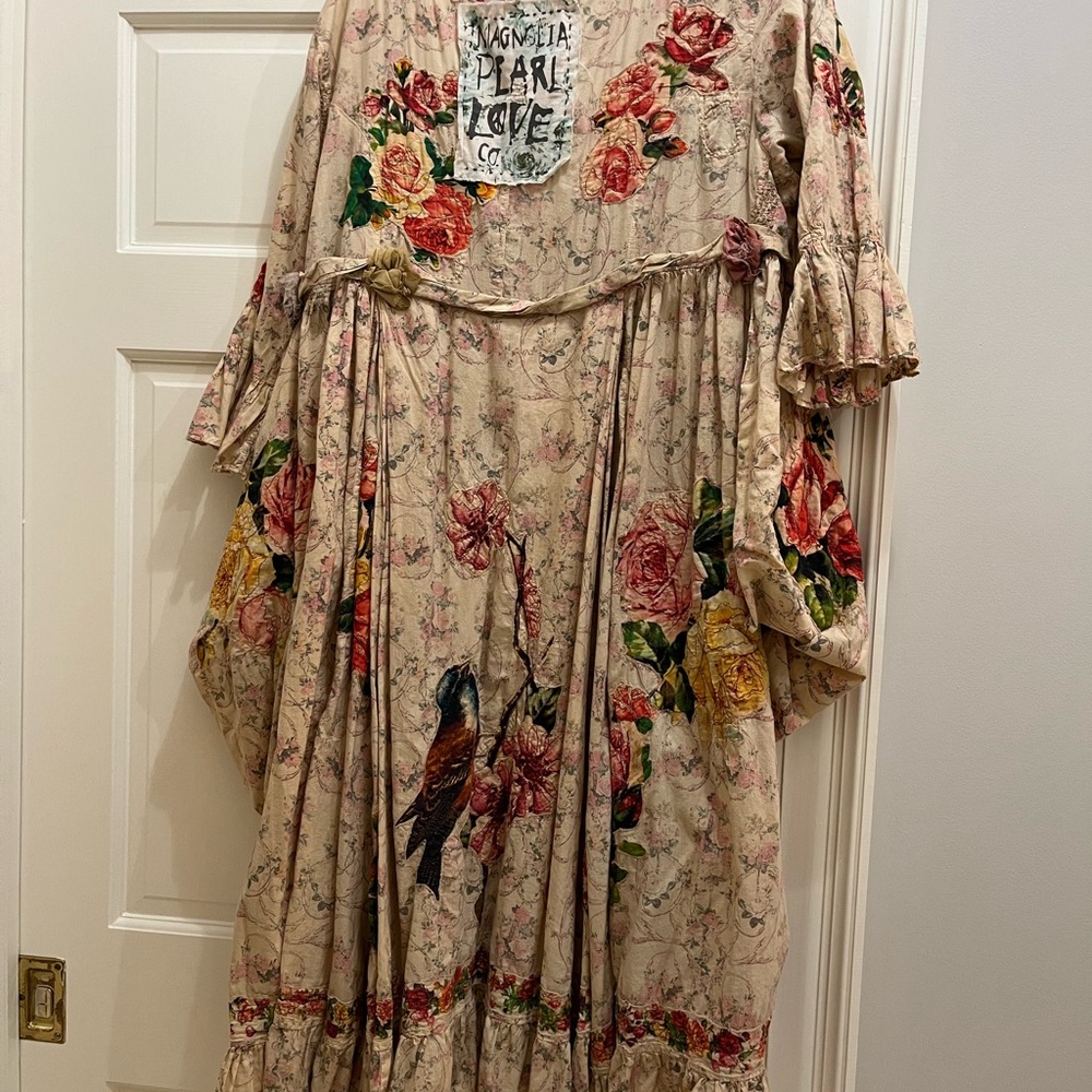 Beautiful brand new magnolia pearl dress